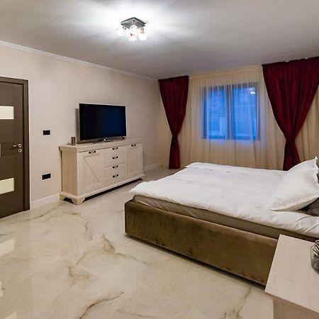 Ferienwohnung Moky Rezident Arad Exterior foto