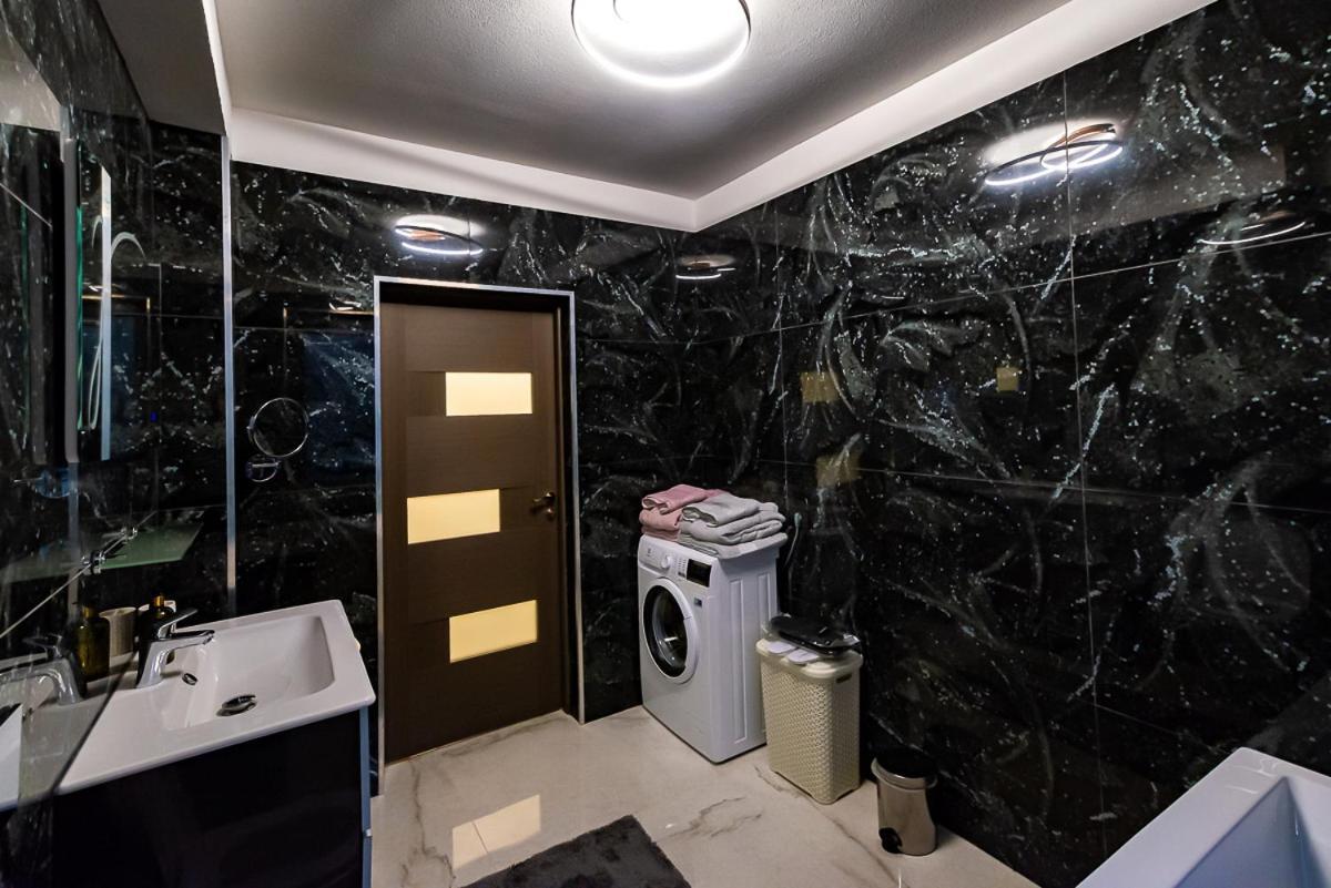 Ferienwohnung Moky Rezident Arad Exterior foto