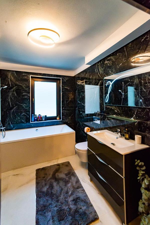 Ferienwohnung Moky Rezident Arad Exterior foto