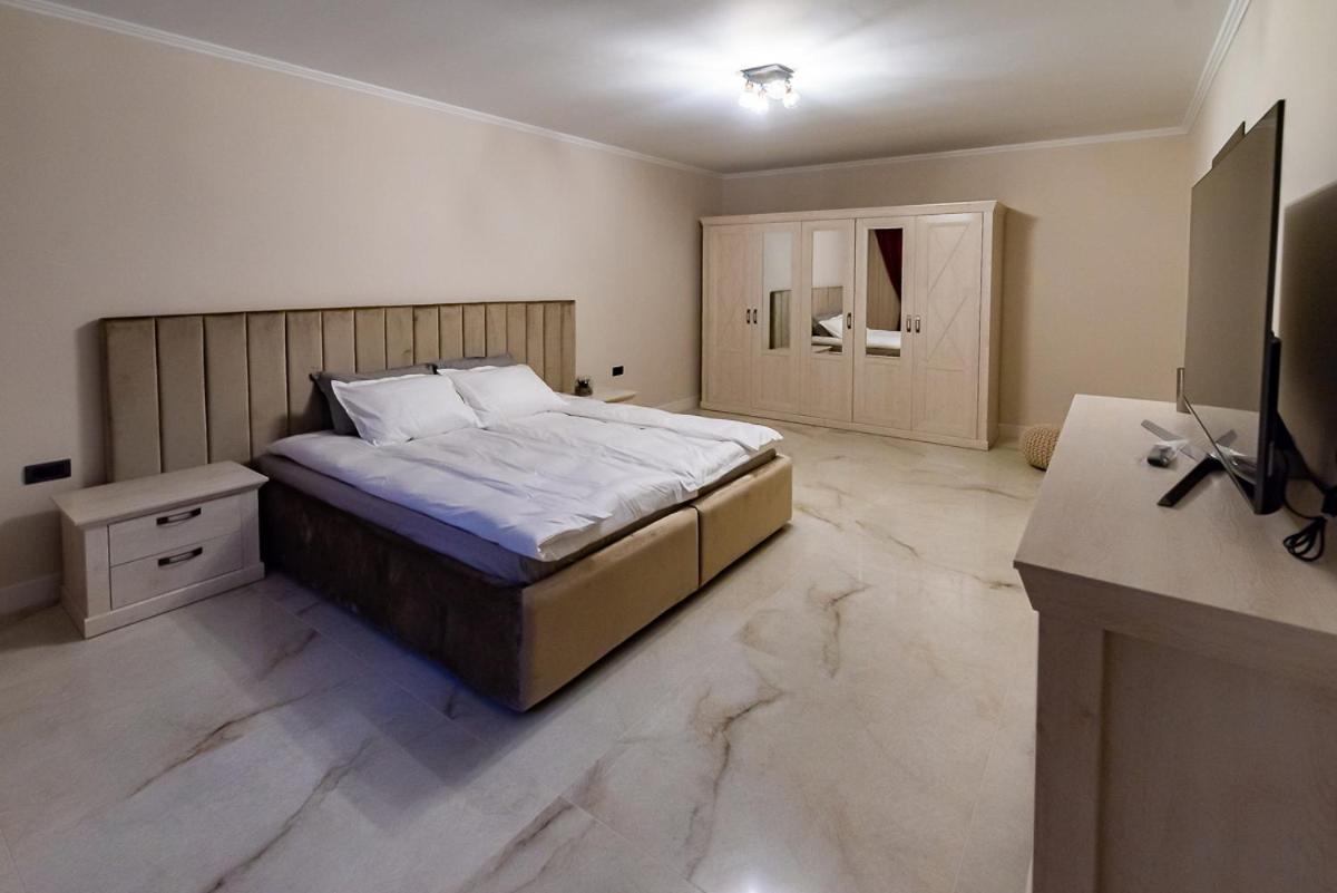 Ferienwohnung Moky Rezident Arad Exterior foto