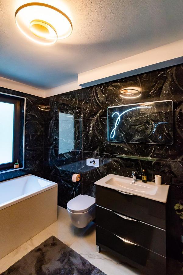 Ferienwohnung Moky Rezident Arad Exterior foto