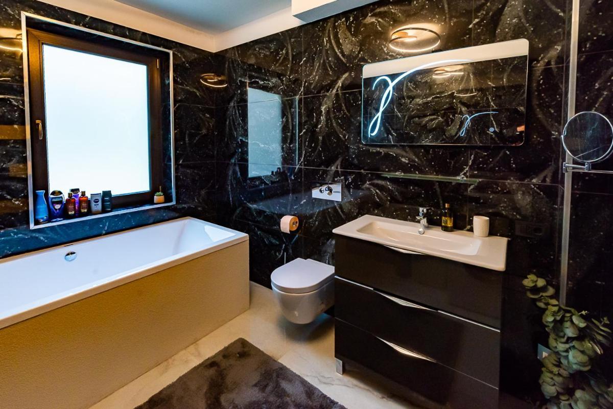 Ferienwohnung Moky Rezident Arad Exterior foto