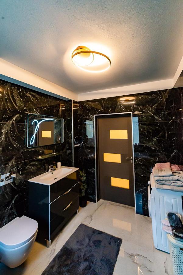 Ferienwohnung Moky Rezident Arad Exterior foto